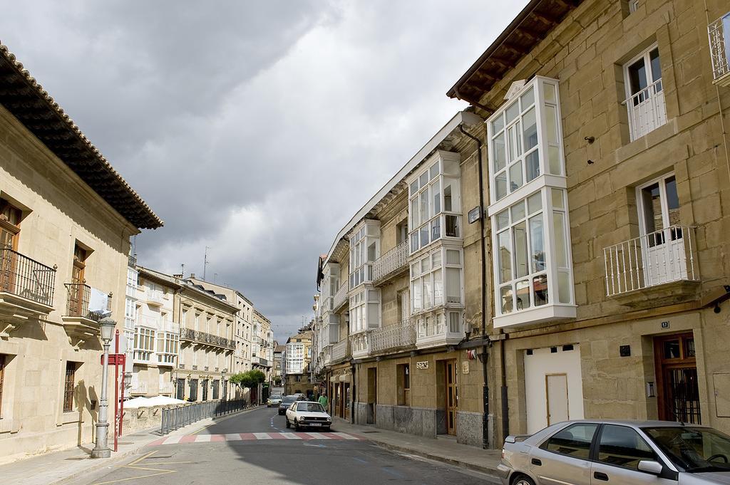 Apartamentos Turisticos Los Zapatos Morados Харо Екстериор снимка